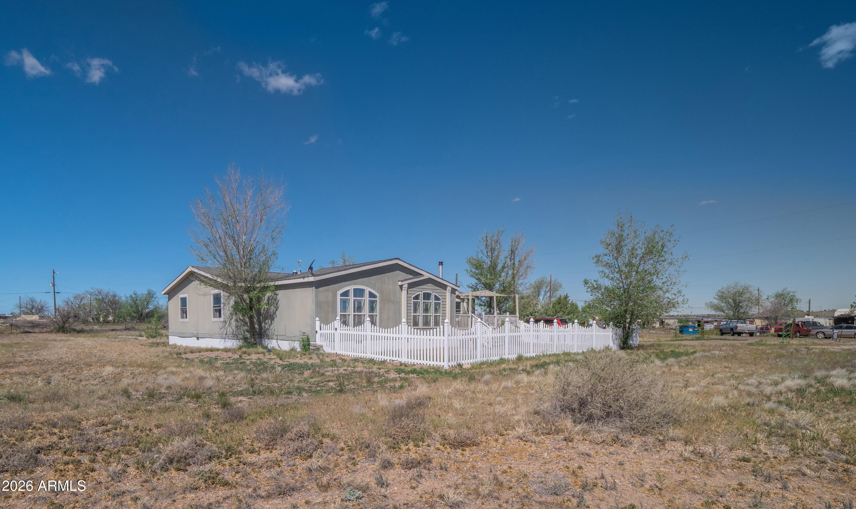 1401 W RANCH Road