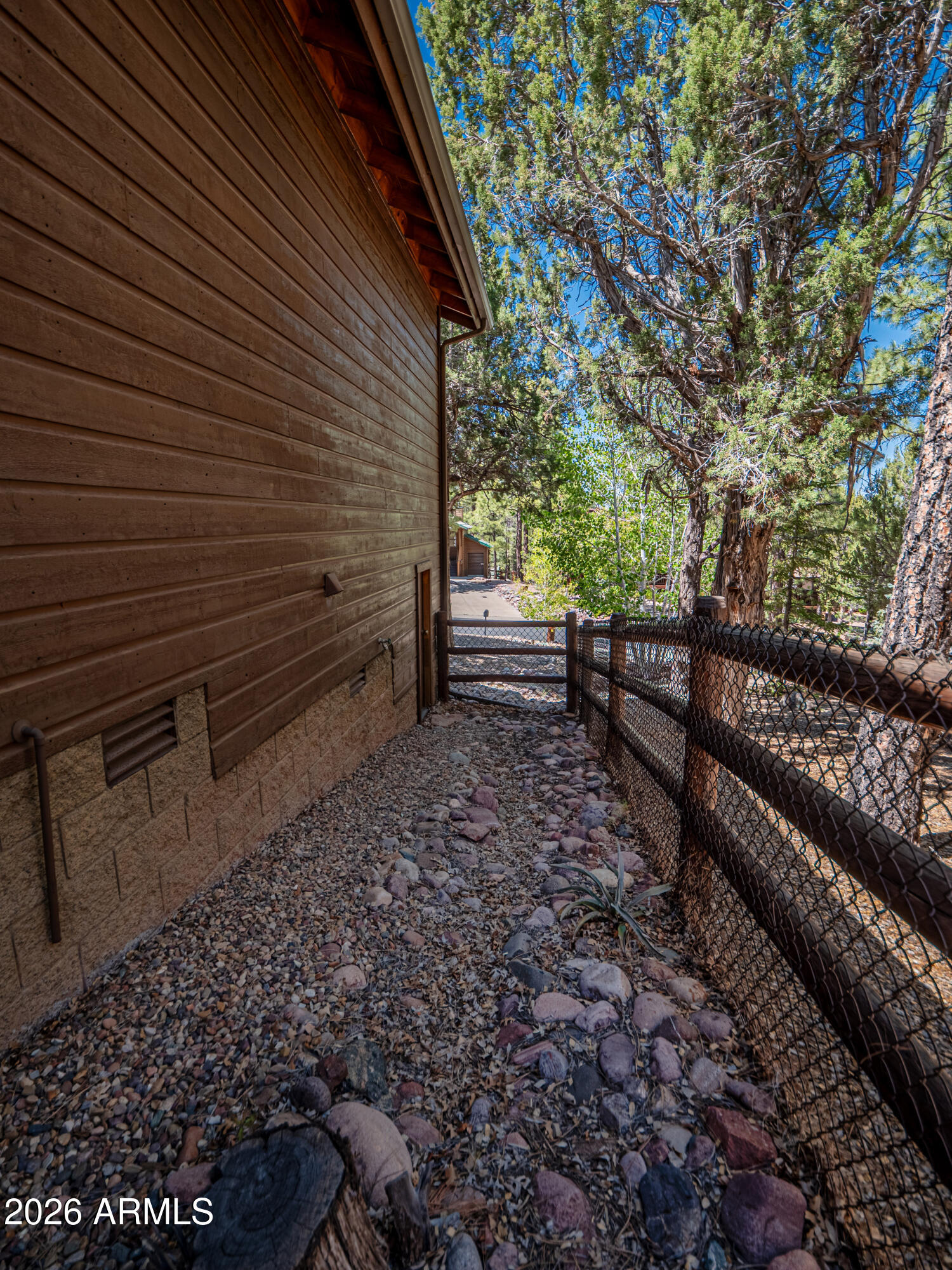 4670 W COTTAGE Loop