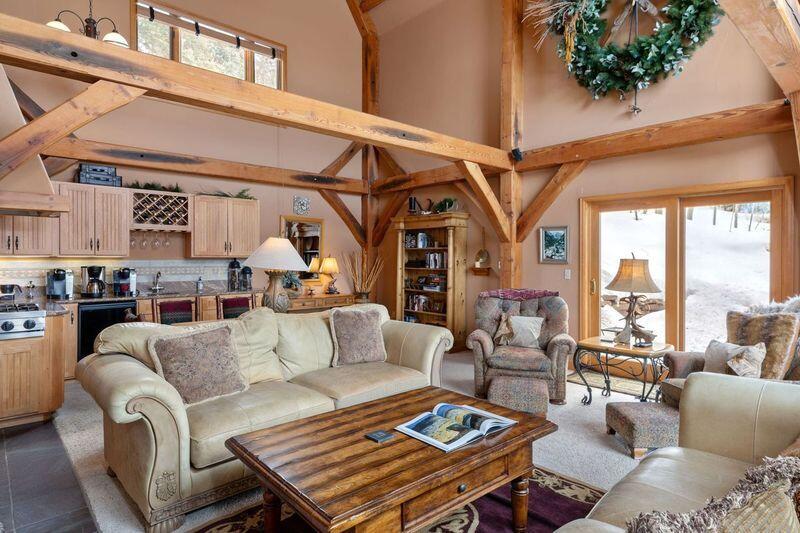 102 Double Eagle Way