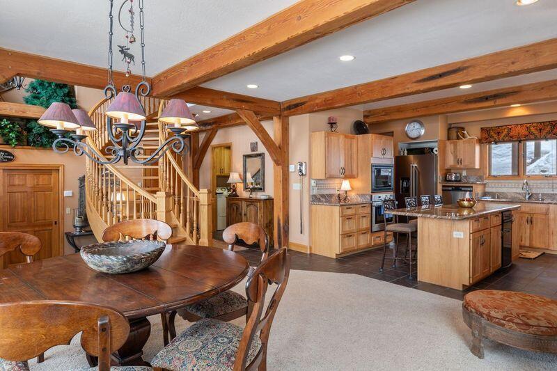 102 Double Eagle Way