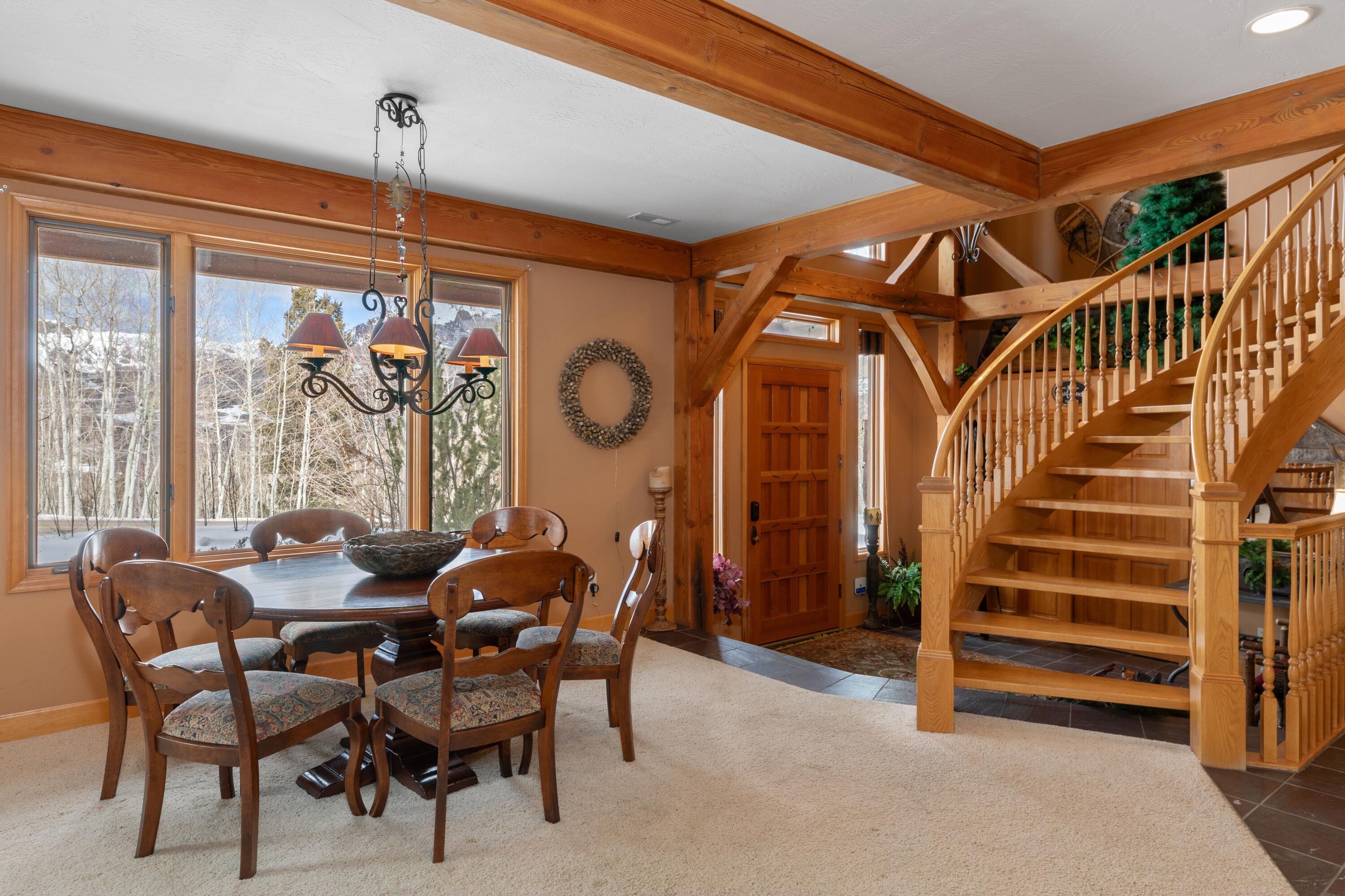 102 Double Eagle Way