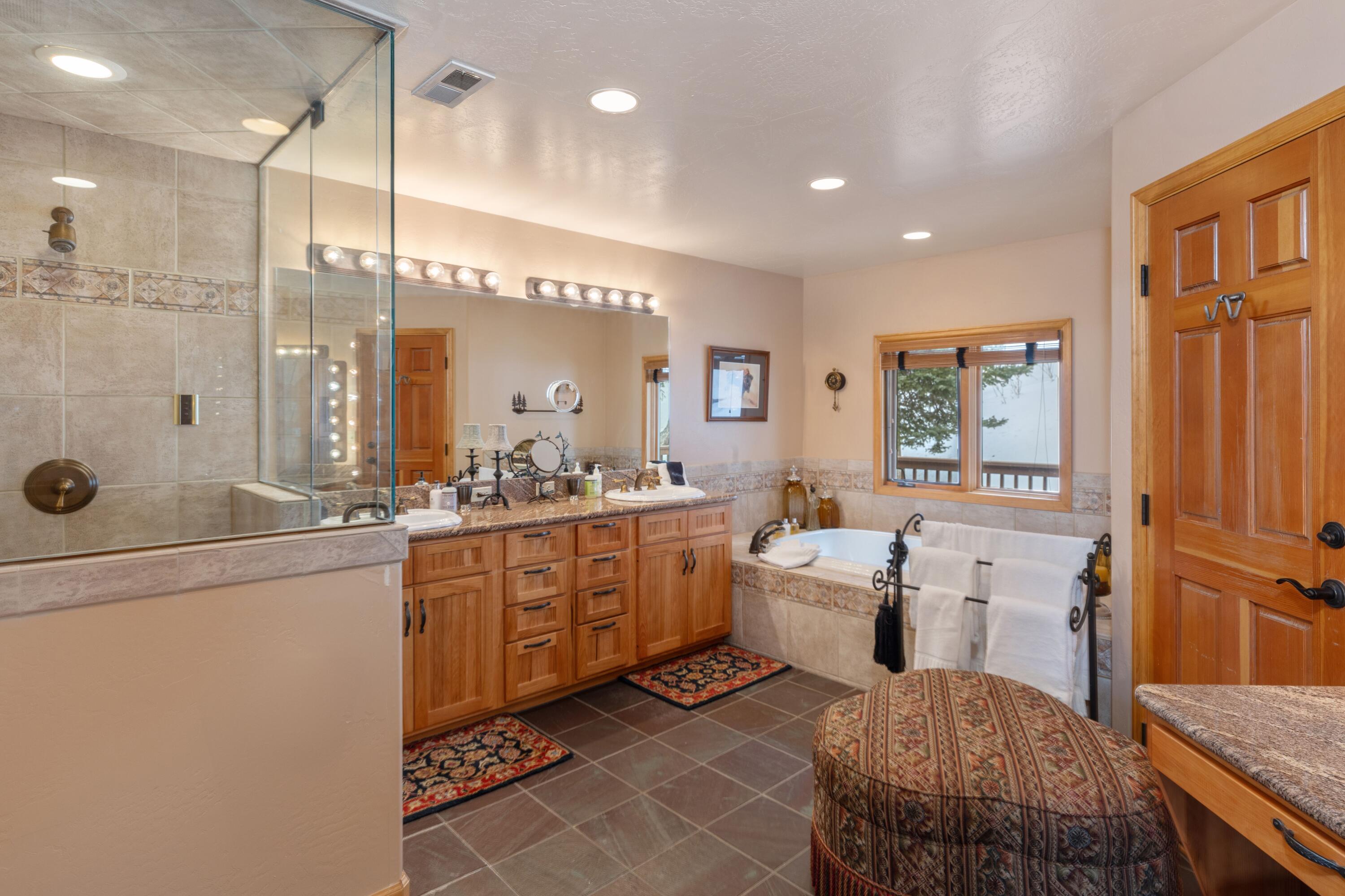 102 Double Eagle Way