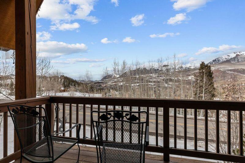 102 Double Eagle Way