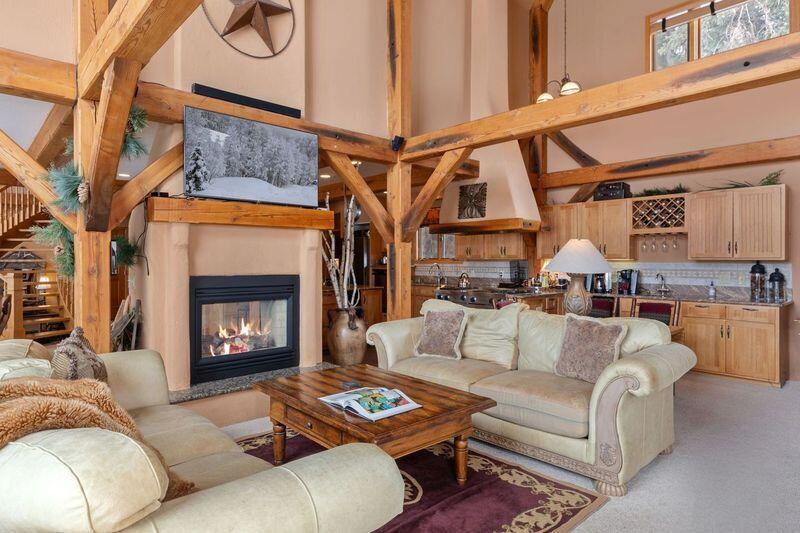 102 Double Eagle Way