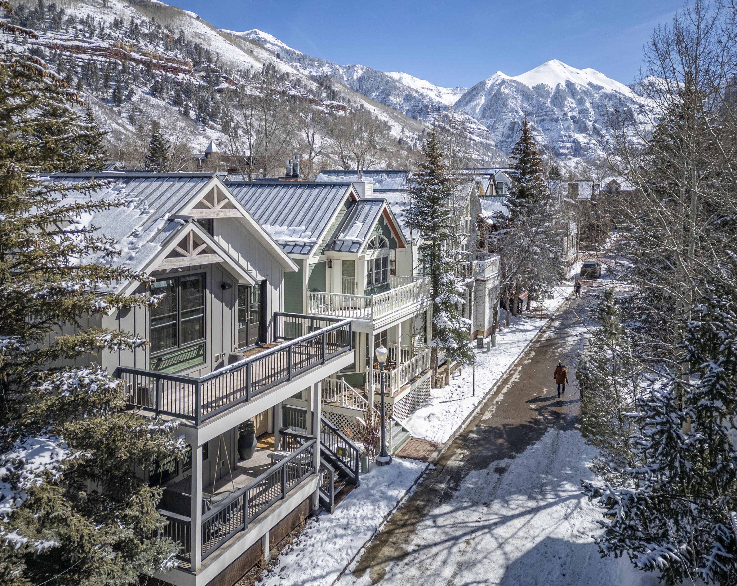 475 W Depot Avenue