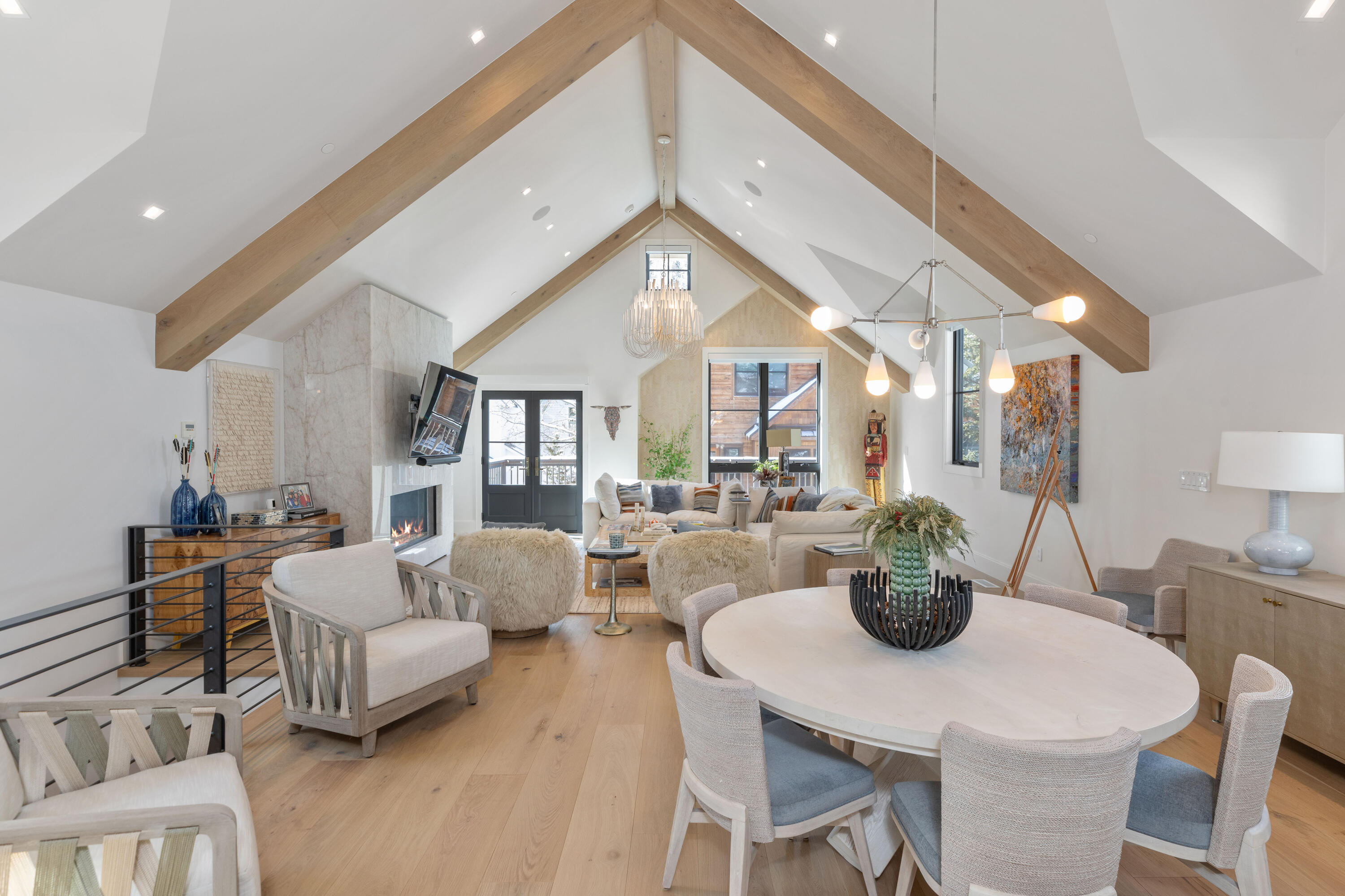 475 W Depot Avenue