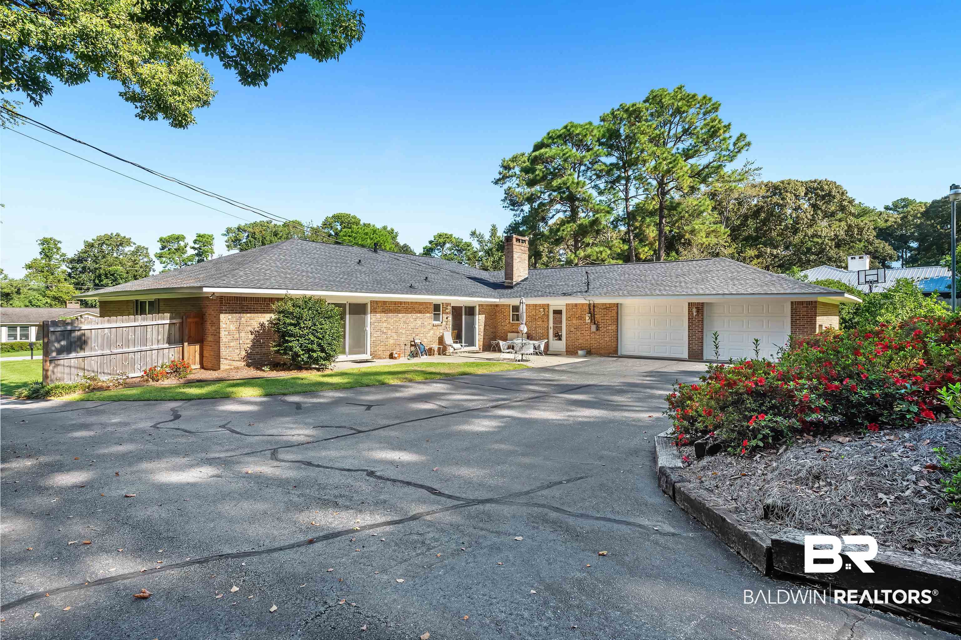 611 Southern Way