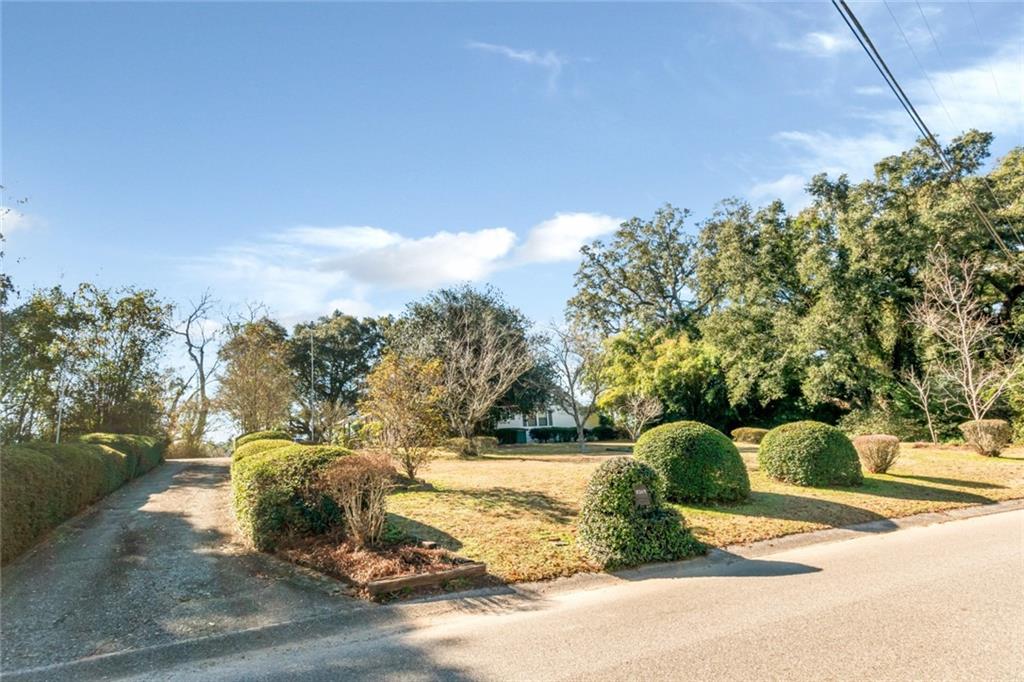 8309 Grand Oaks Drive