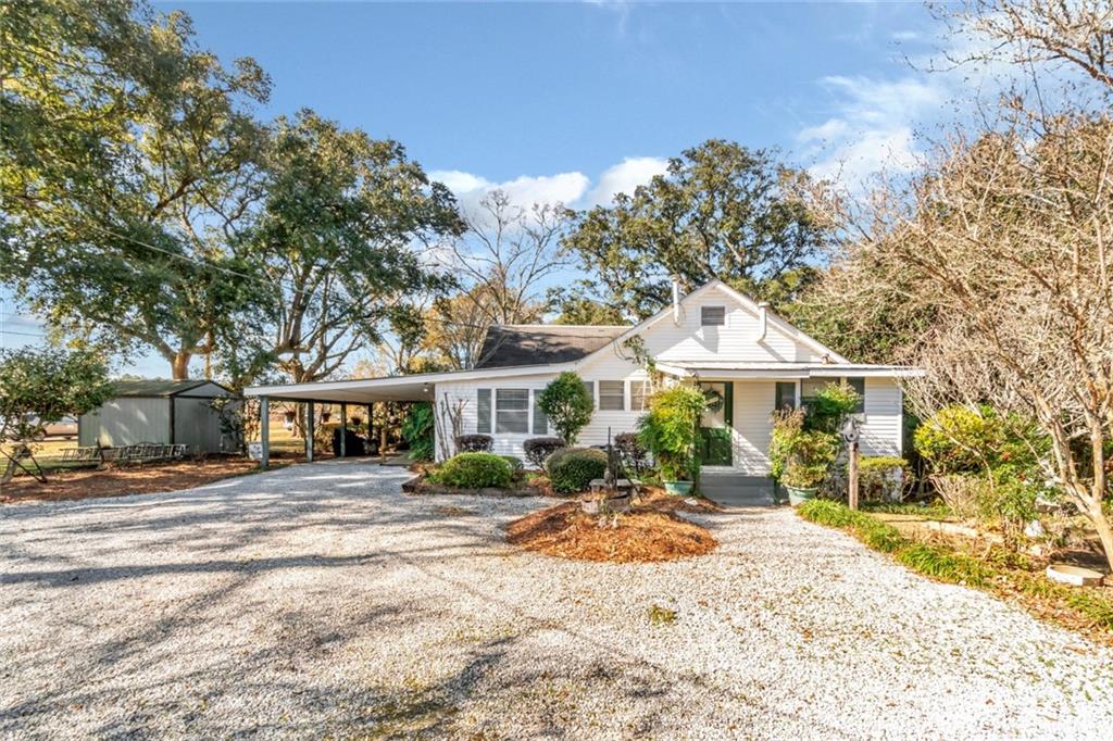 8309 Grand Oaks Drive