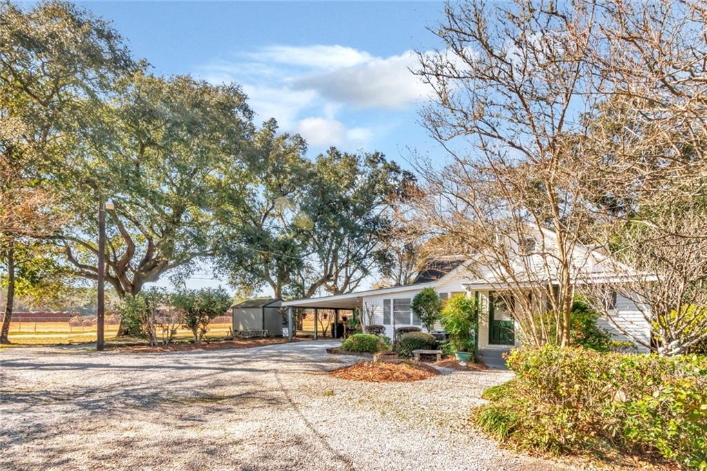 8309 Grand Oaks Drive