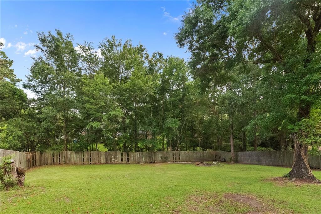 3175 Cedar Wood Drive N