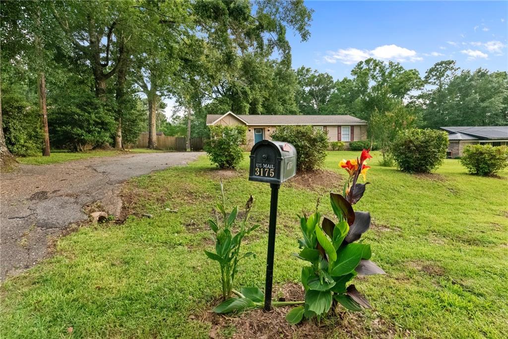 3175 Cedar Wood Drive N