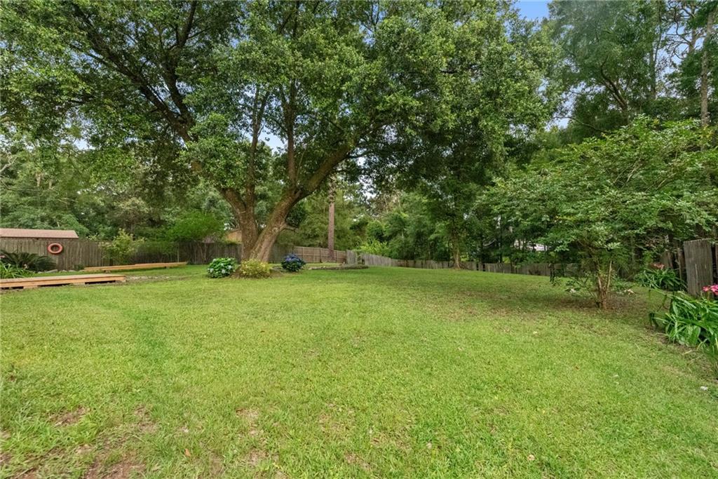 3175 Cedar Wood Drive N