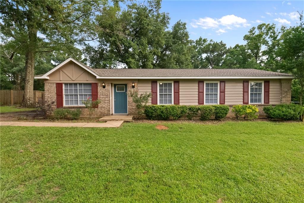 3175 Cedar Wood Drive N