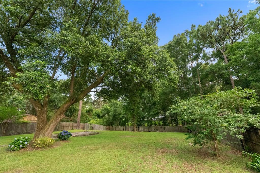 3175 Cedar Wood Drive N