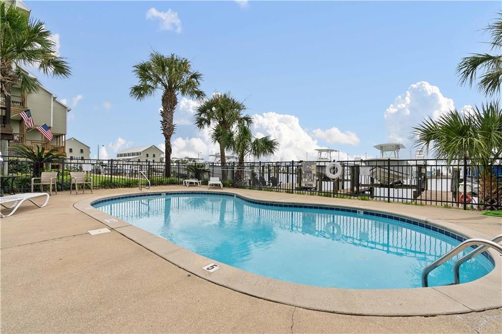 918 Delchamps Avenue # 4E