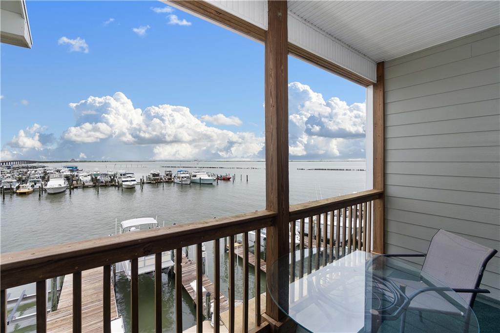 918 Delchamps Avenue # 4E