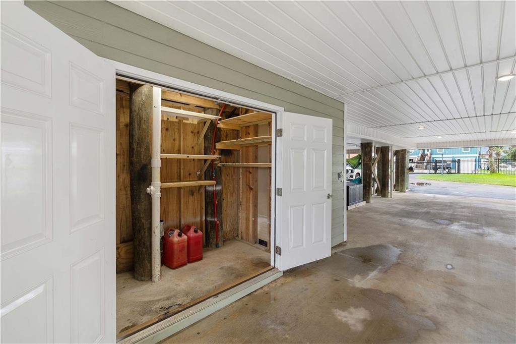 918 Delchamps Avenue # 4E