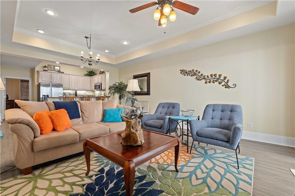 918 Delchamps Avenue # 4E