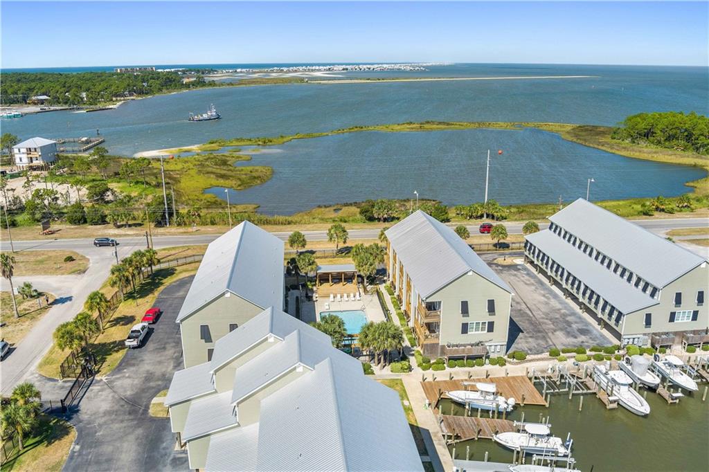 918 Delchamps Avenue # 4E