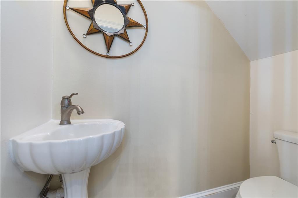 918 Delchamps Avenue # 4E