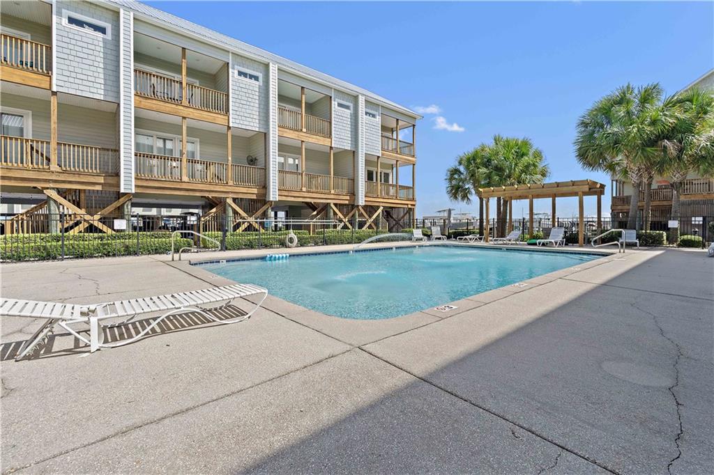 918 Delchamps Avenue # 4E