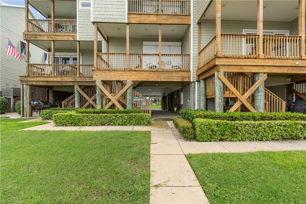 918 Delchamps Avenue # 4E