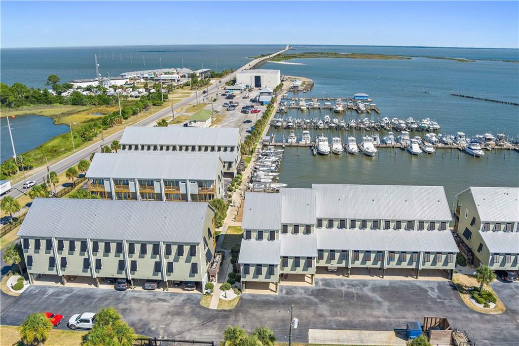 918 Delchamps Avenue # 4E