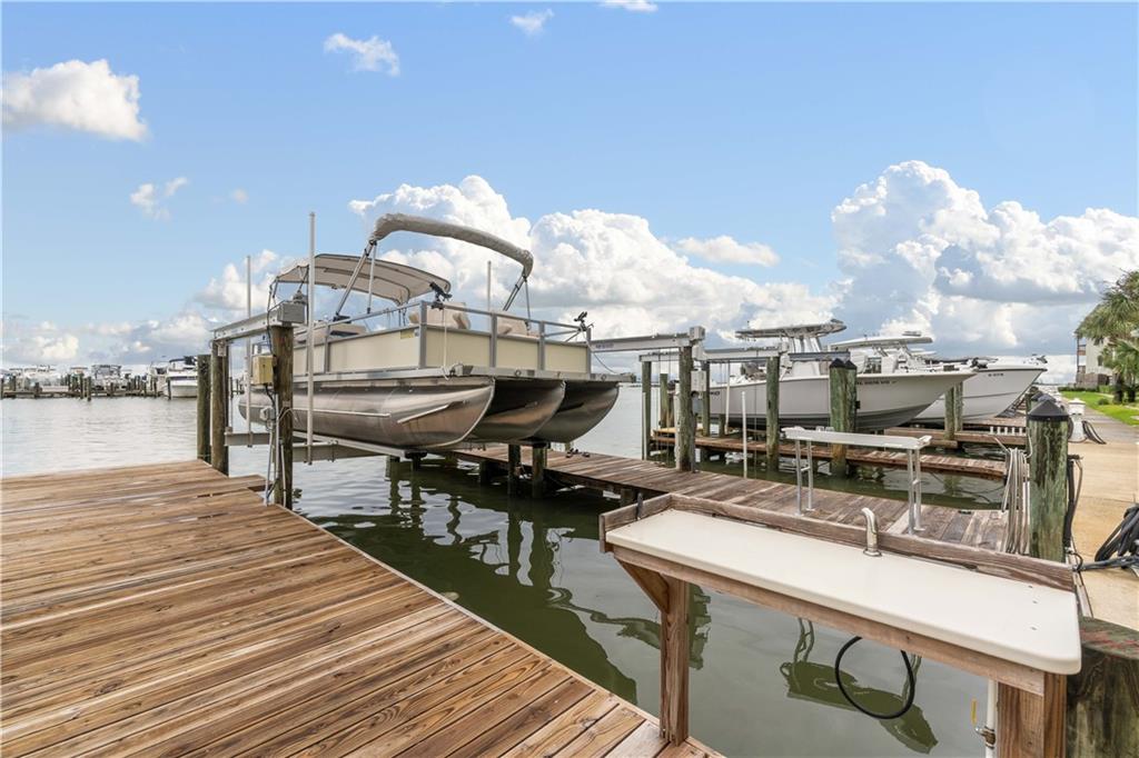 918 Delchamps Avenue # 4E