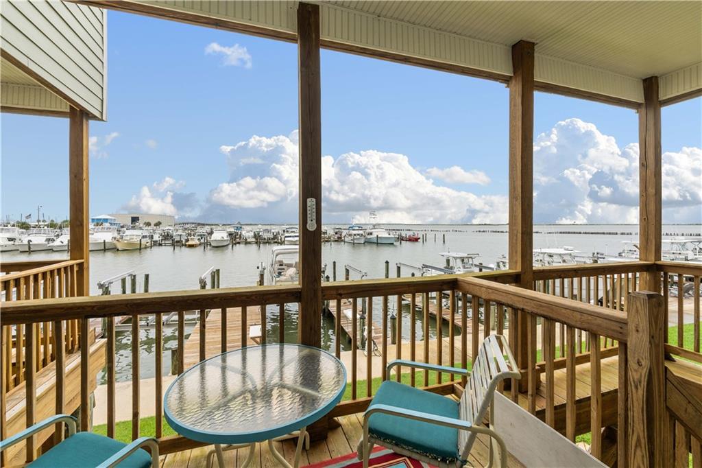 918 Delchamps Avenue # 4E