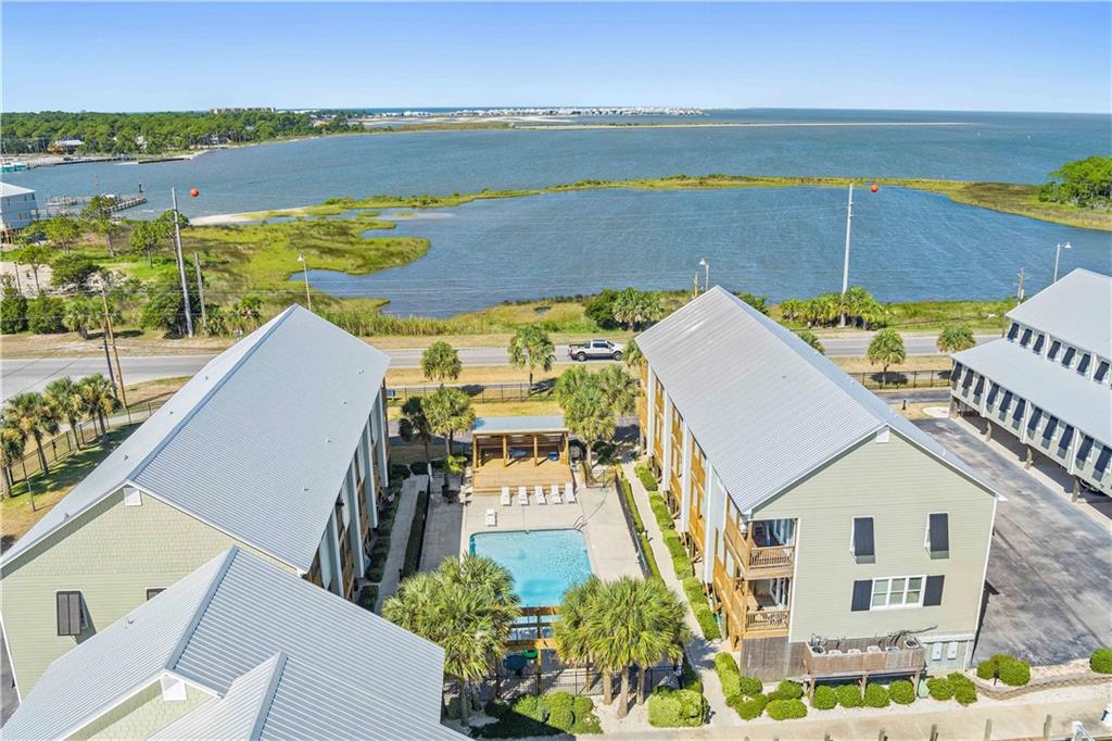 918 Delchamps Avenue # 4E