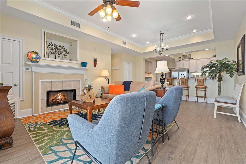 918 Delchamps Avenue # 4E