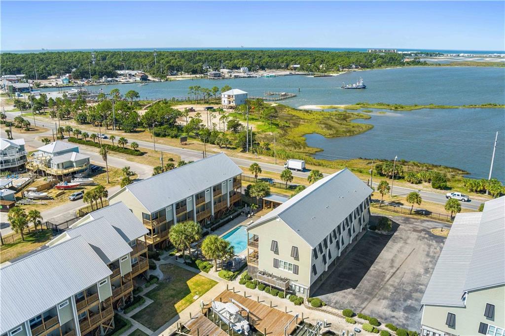 918 Delchamps Avenue # 4E