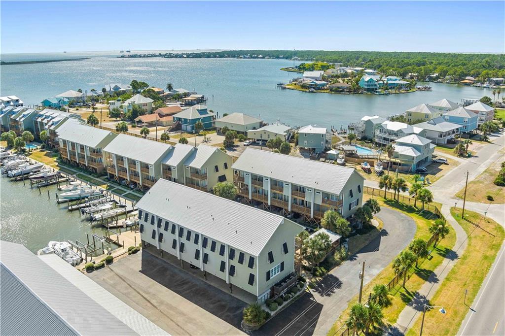 918 Delchamps Avenue # 4E