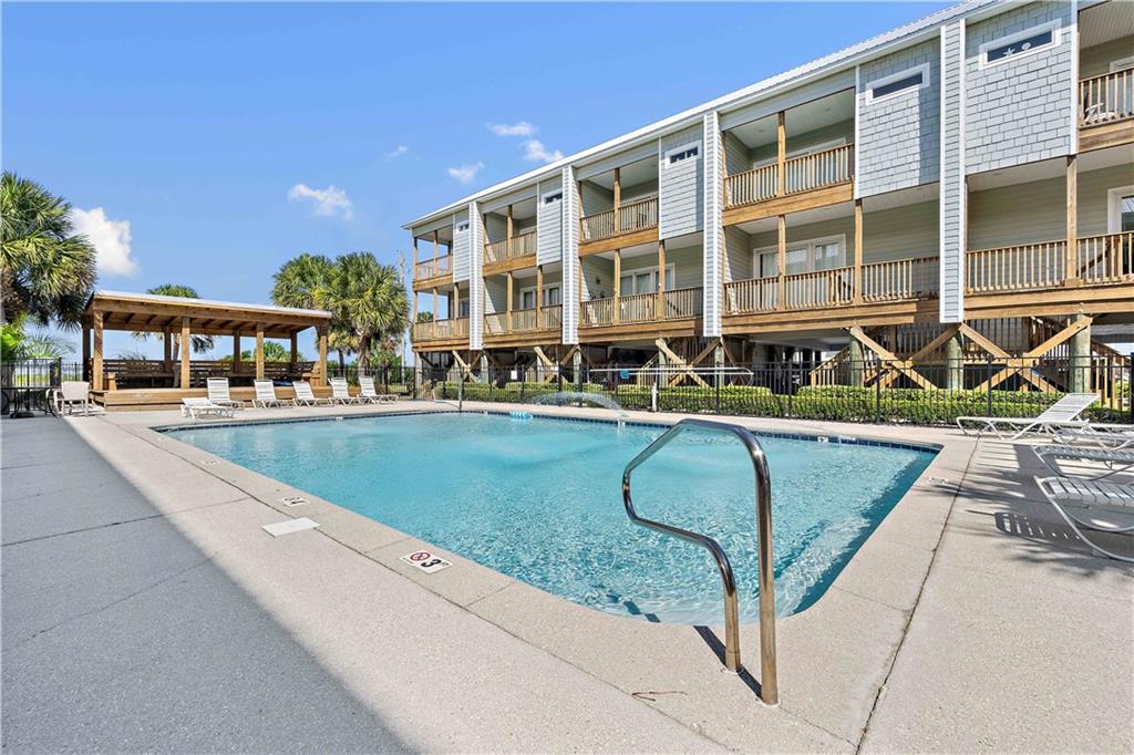 918 Delchamps Avenue # 4E