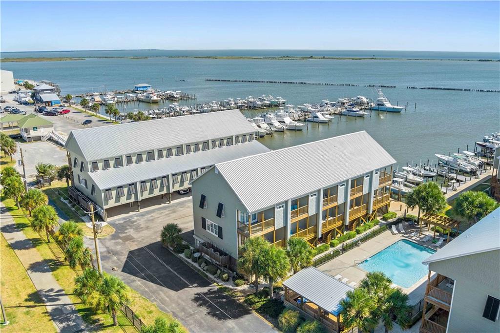 918 Delchamps Avenue # 4E