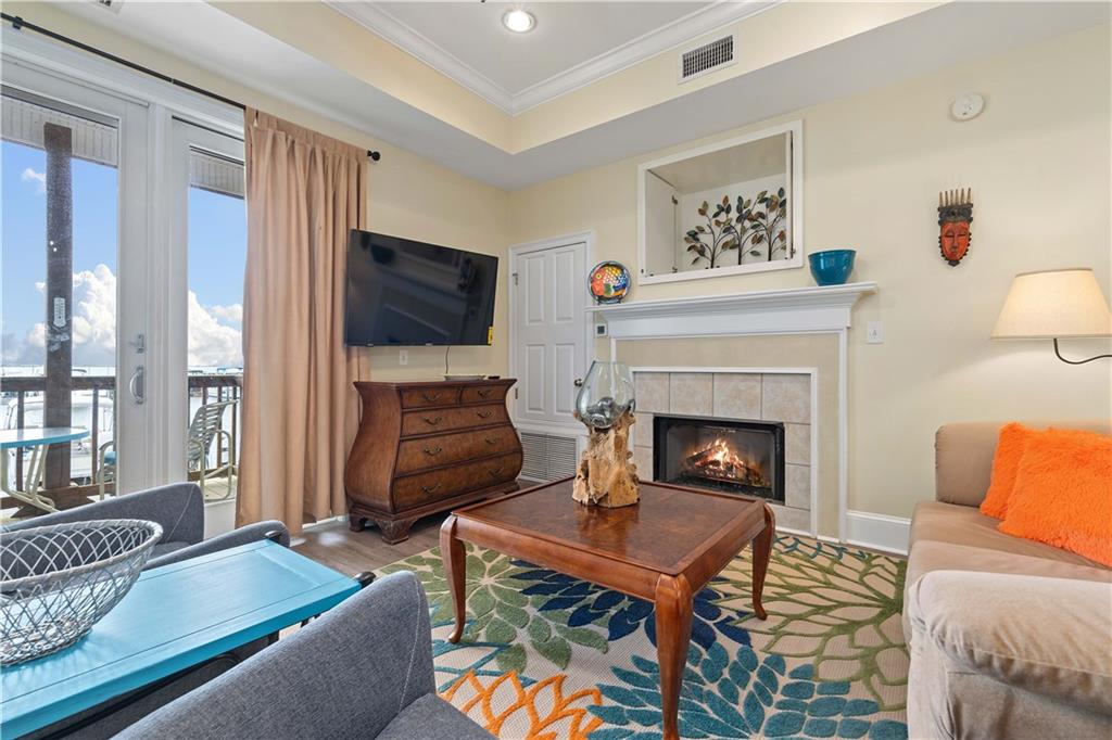 918 Delchamps Avenue # 4E