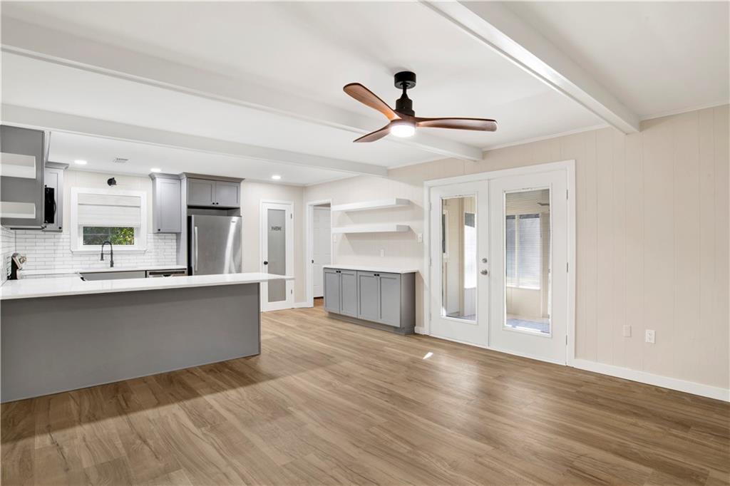 8618 Grand Country Lane