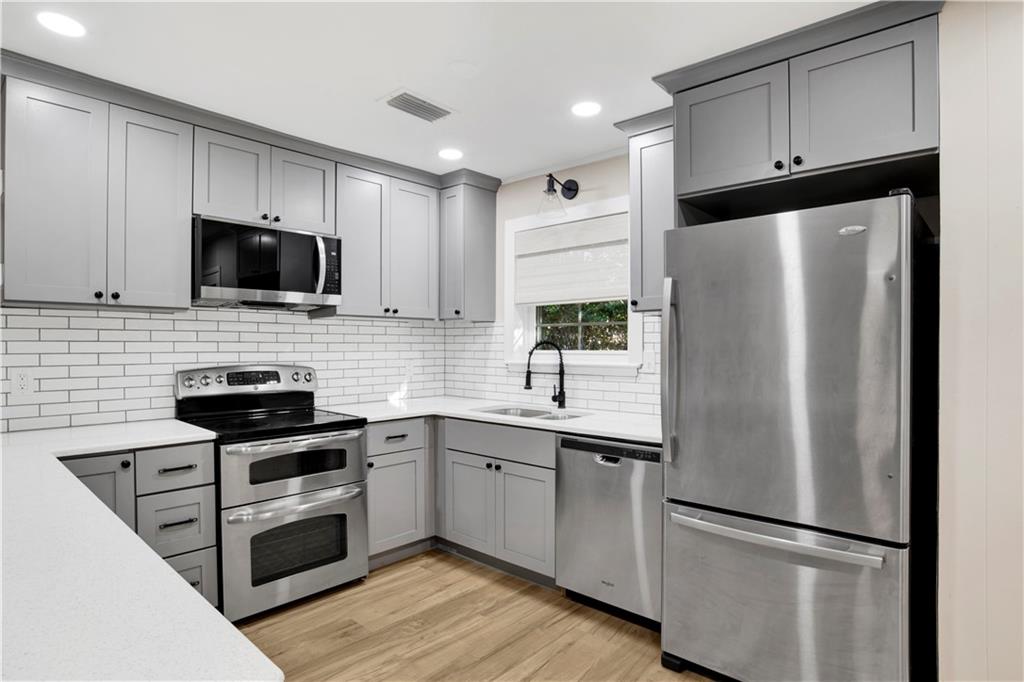 8618 Grand Country Lane