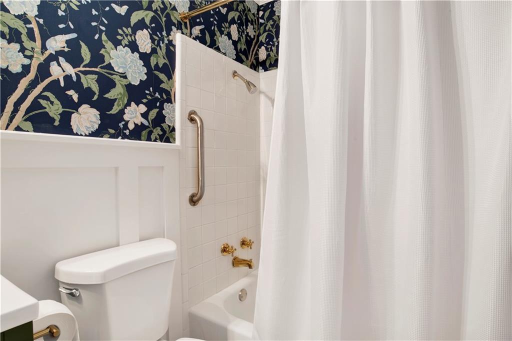 8618 Grand Country Lane
