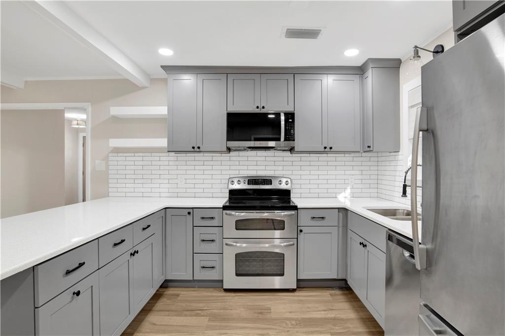 8618 Grand Country Lane