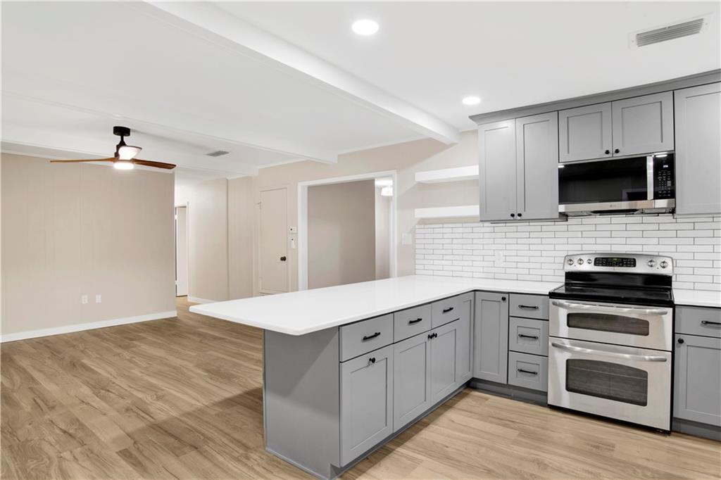 8618 Grand Country Lane