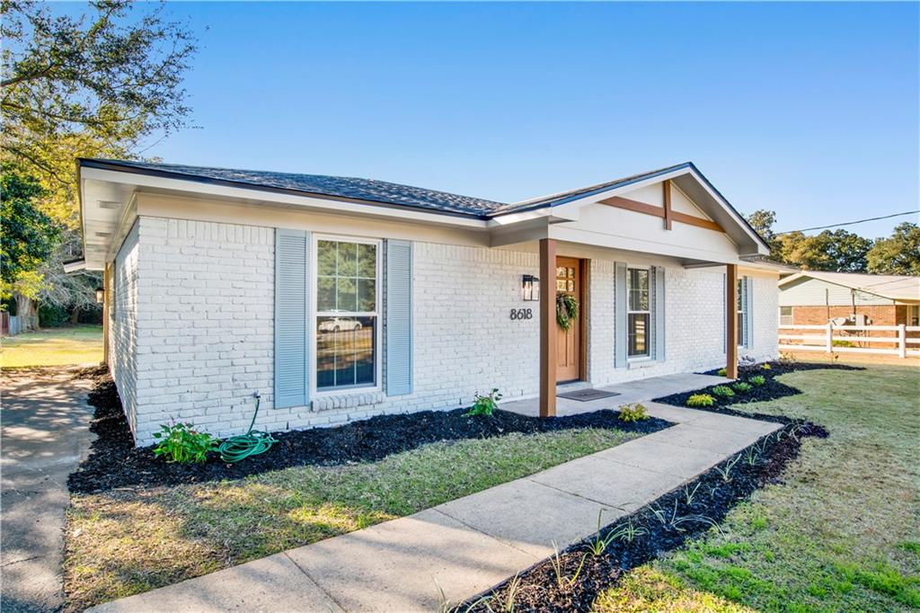 8618 Grand Country Lane