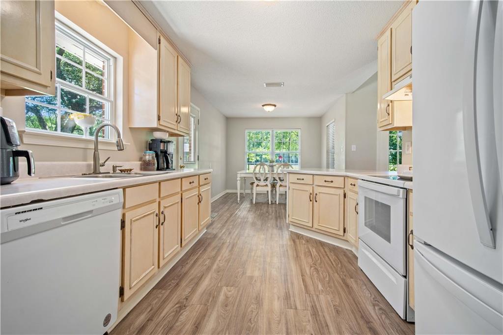 8653 Rosalene Street E