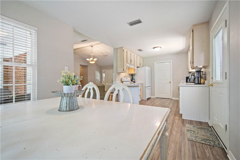 8653 Rosalene Street E