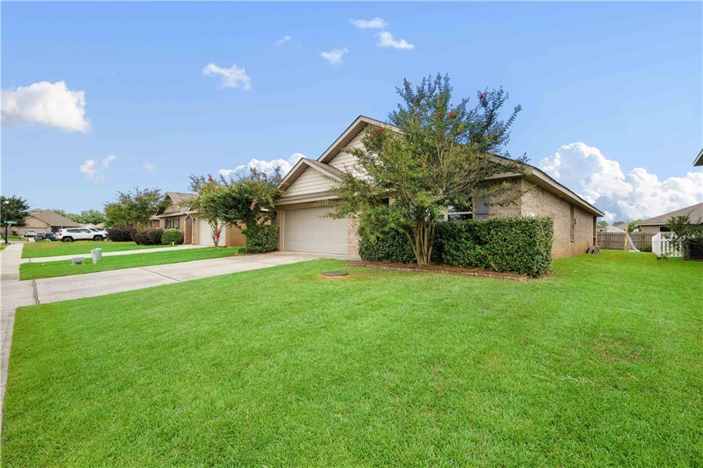 3461 Summer Woods Circle W