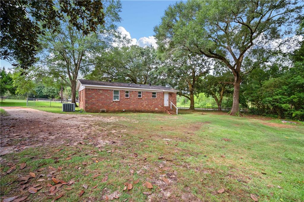 11150 Lakeside Circle