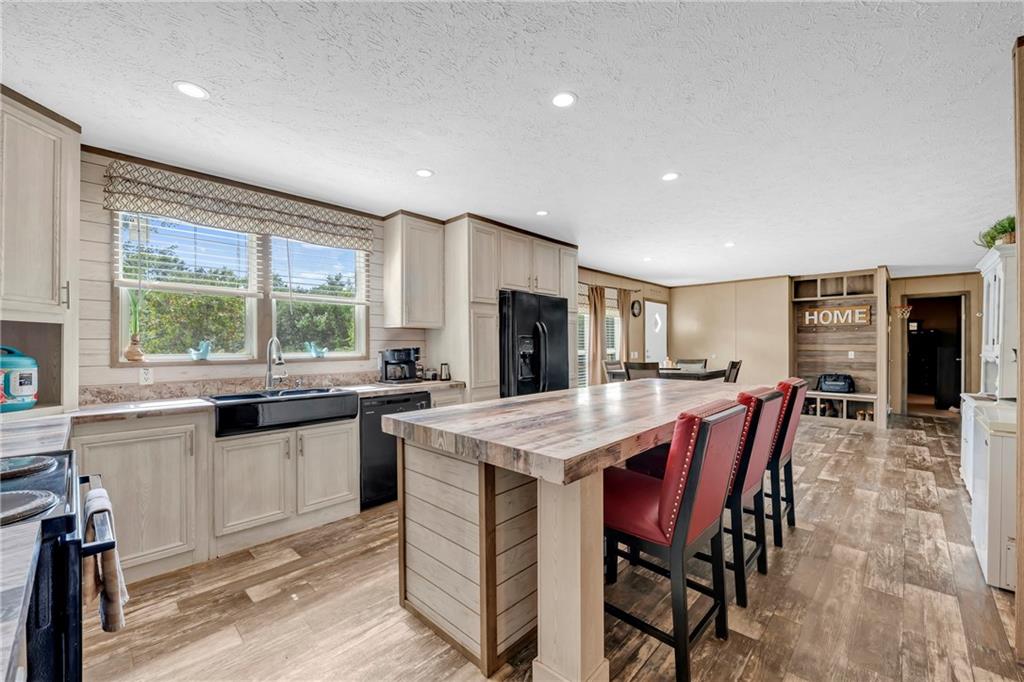 9618 Oak Farms Drive S