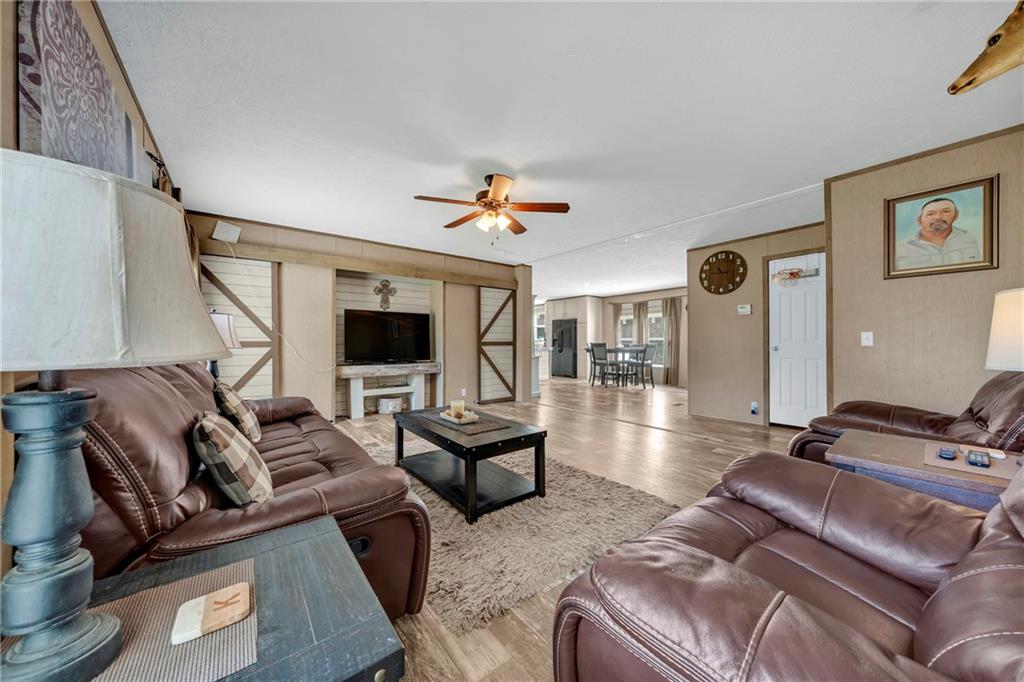 9618 Oak Farms Drive S