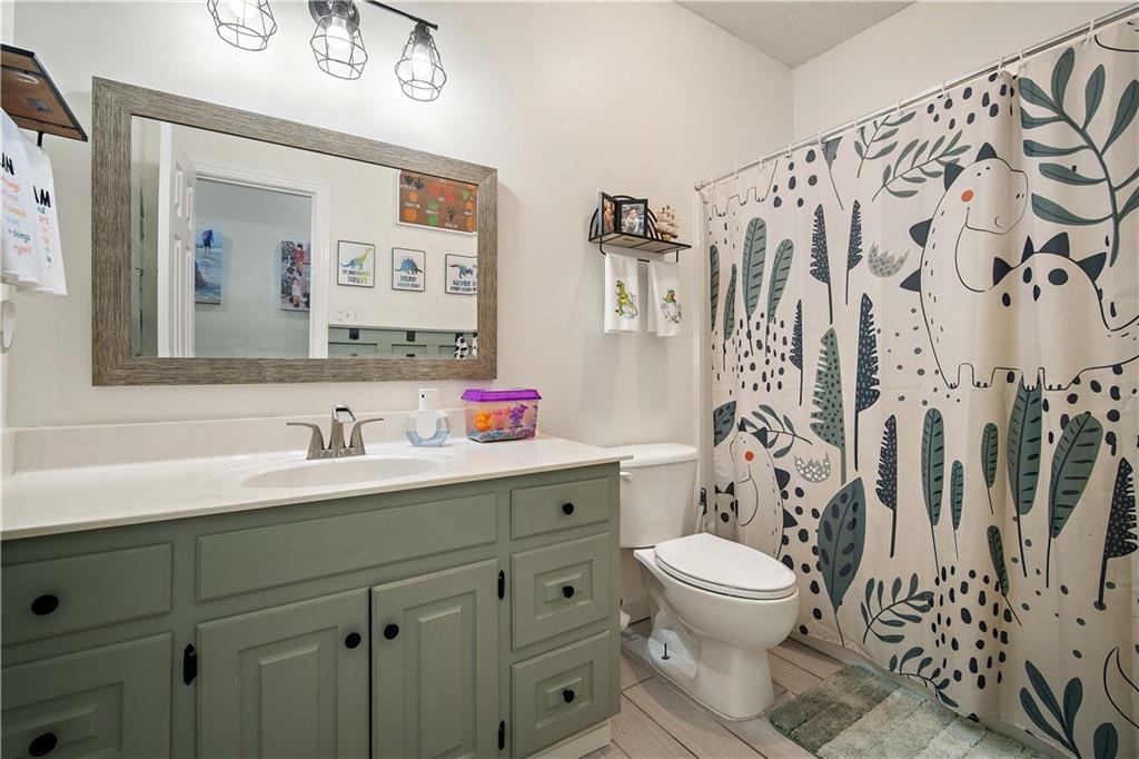 1578 Hunters Ridge Drive W